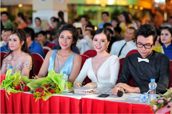 Hoa khôi HSSV Thanh lịch Cần Thơ lần thứ nhất Huỳnh Thúy Vi là thành viên Ban giám khảo quyền lực của cuộc thi mùa thứ ba vừa diễn ra vào giữa tháng 5/2016. Hoa khôi HSSV Thanh lịch Cần Thơ lần thứ nhất Huỳnh Thúy Vi là thành viên Ban giám khảo quyền lực của cuộc thi mùa thứ ba vừa diễn ra vào giữa tháng 5/2016.