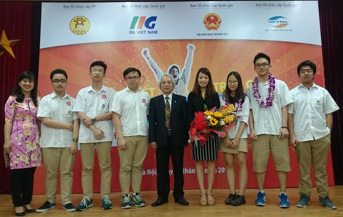 Trường Trung học Vinschool đã bước đầu ghi dấu trên bản đồ giáo dục với nhiều thành tích nổi bật trong đó không thể kể đến các giải thưởng đáng tự hào của các em học sinh trong nhiều cuộc thi kiến thức, tài năng quốc gia và quốc tế. Ảnh: Học sinh Trung học Vinschool xuất sắc đạt 2 Giải Nhất, 1 Giải Nhì và 3 Giải Ba Cuộc thi Vô địch tin học văn phòng thế giới MOSWC cấp Thành phố. Trường Trung học Vinschool đã bước đầu ghi dấu trên bản đồ giáo dục với nhiều thành tích nổi bật trong đó không thể kể đến các giải thưởng đáng tự hào của các em học sinh trong nhiều cuộc thi kiến thức, tài năng quốc gia và quốc tế. Ảnh: Học sinh Trung học Vinschool xuất sắc đạt 2 Giải Nhất, 1 Giải Nhì và 3 Giải Ba Cuộc thi Vô địch tin học văn phòng thế giới MOSWC cấp Thành phố.