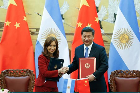 Tổng thống Argentina Cristina Kirchner và lãnh đạo TQ trong cuộc gặp gỡ vào ngày 4/2/2015 Tổng thống Argentina Cristina Kirchner và lãnh đạo TQ trong cuộc gặp gỡ vào ngày 4/2/2015