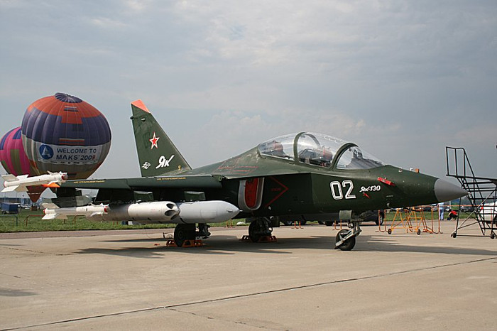 Máy bay huấn luyện chiến đấu Yak-130 Máy bay huấn luyện chiến đấu Yak-130