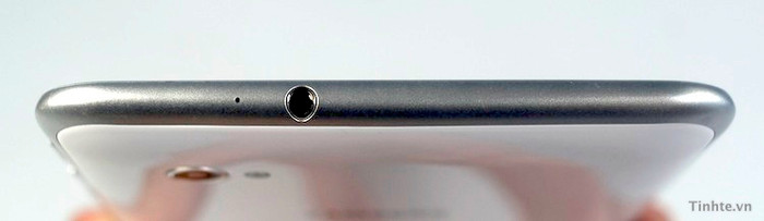 Đỉnh máy có giắc cắm tai nghe Đỉnh máy có giắc cắm tai nghe