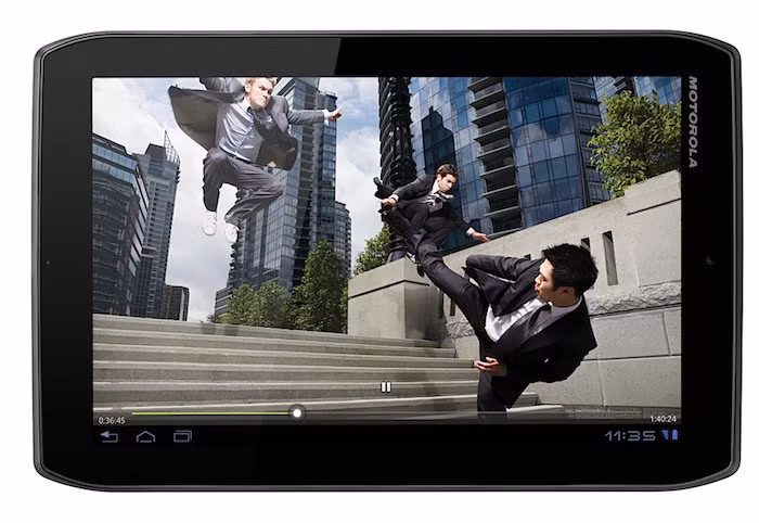 XOOM 2 được trang bị màn hình 10"1 như đàn anh XOOM ra mắt năm ngoái tuy nhiên màn hình Gorilla Glass này được tráng một lớp bảo vệ đặc biệt để tránh va chạm.