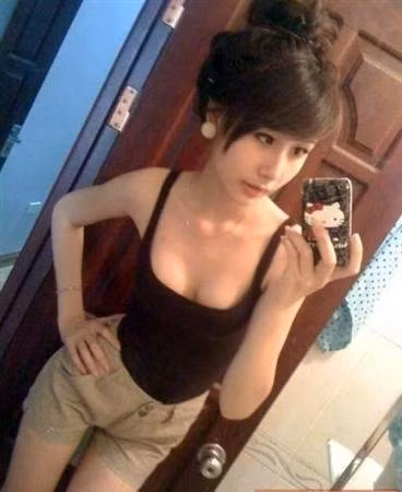 Mốt "tự sướng" bằng iPhone của teengirl Việt ảnh 3