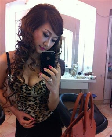 Mốt "tự sướng" bằng iPhone của teengirl Việt ảnh 12