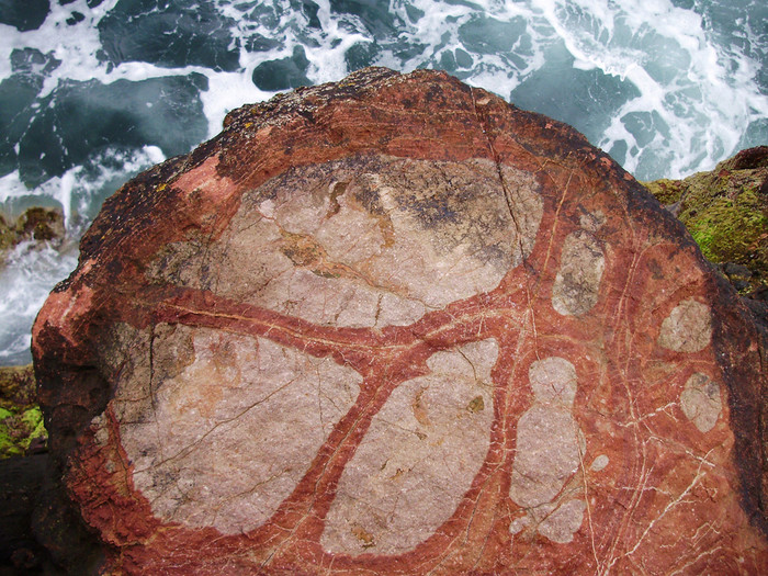 DUNBAR: Đá và nước. Tĩnh và động. Dunbar, Đông Lothian, Scotland. Tác giả: Tatana Vacovska. DUNBAR: Đá và nước. Tĩnh và động. Dunbar, Đông Lothian, Scotland. Tác giả: Tatana Vacovska.