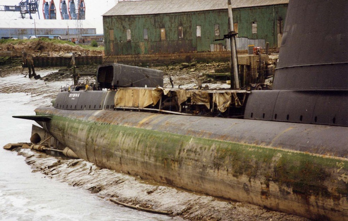 Khi tàu ngầm lên bờ.... Khi tàu ngầm lên bờ....