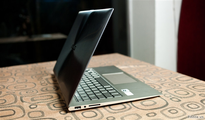 Máy rất mỏng Máy rất mỏng