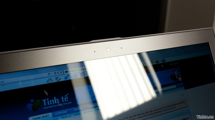 Camera trước 0.3 MP Camera trước 0.3 MP