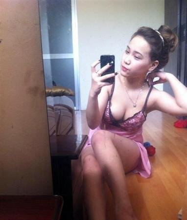 Mốt "tự sướng" bằng iPhone của teengirl Việt ảnh 1