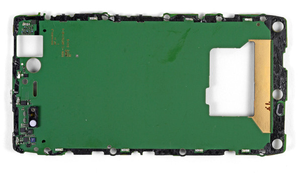 Mặt sau của mainboard không có gì quan trọng. Mặt sau của mainboard không có gì quan trọng.
