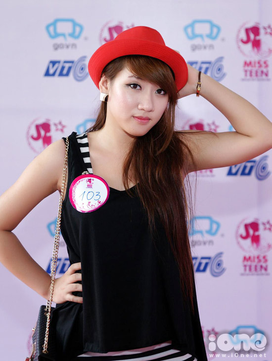 Lê Thị Khánh Huyền (sn 1992) Đại học mỹ thuật công nghiệp - Hà Nội.