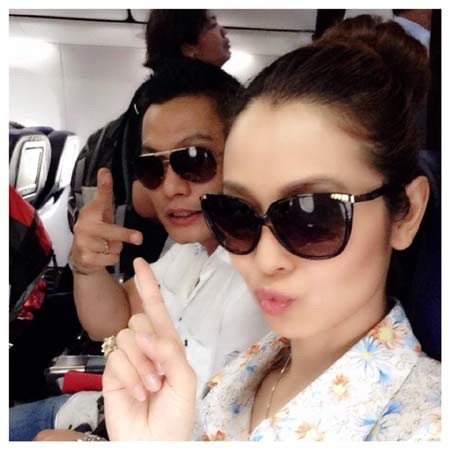 Hai vợ chồng Jennifer hào hứng rời Việt Nam để du lịch New Zealand