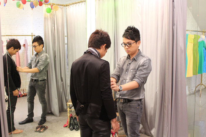 Về nhận xét của giám khảo Quốc Trung khi cho rằng Ya Suy thường phải hát đến nửa bài sau mới đầy cảm xúc, Ya Suy cũng nói thêm: "Đây là một tật xấu mà Ya Suy luôn gặp phải khi bước lên sân khấu, đó là khi bắt đầu bài hát, mình luôn nghĩ đến nhiều thứ lung tung dù trước đây đã nhủ lòng phải tập trung vào bài hát." Về nhận xét của giám khảo Quốc Trung khi cho rằng Ya Suy thường phải hát đến nửa bài sau mới đầy cảm xúc, Ya Suy cũng nói thêm: "Đây là một tật xấu mà Ya Suy luôn gặp phải khi bước lên sân khấu, đó là khi bắt đầu bài hát, mình luôn nghĩ đến nhiều thứ lung tung dù trước đây đã nhủ lòng phải tập trung vào bài hát."