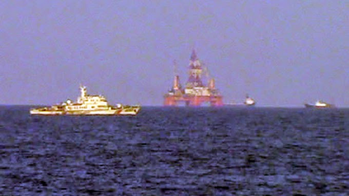 Dàn khoan 981 do Trung Quốc hạ đặt trái phép trong thềm lục địa của Việt Nam Dàn khoan 981 do Trung Quốc hạ đặt trái phép trong thềm lục địa của Việt Nam