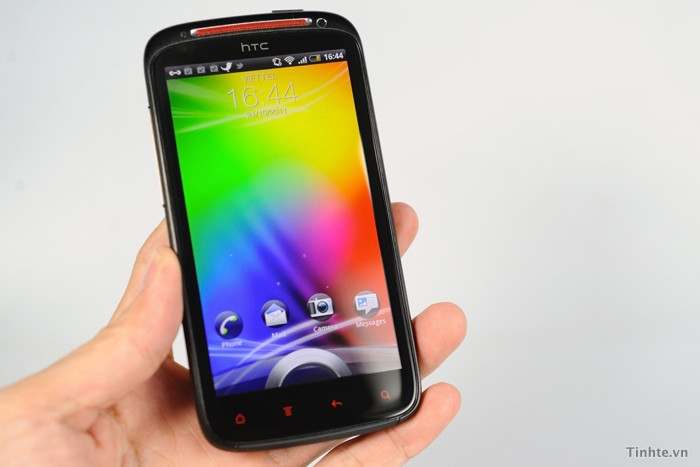 Sensation XE vẫn rất kim loại, cầm vào vẫn rất nặng và đầm tay, cảm giác rất mạnh mẽ. Sensation XE vẫn rất kim loại, cầm vào vẫn rất nặng và đầm tay, cảm giác rất mạnh mẽ.