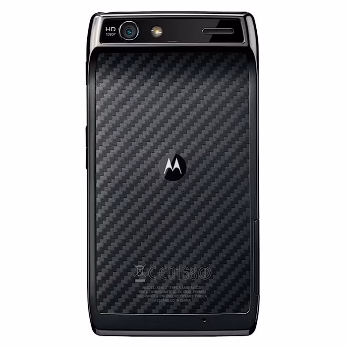 Bên cạnh cấu hình mạnh mẽ nêu trên, DROID RAZR còn ứng dụng khá nhiều công nghệ thông minh mà đầu tiên phải kể đến chính là SmartActions, công nghệ mới mẻ này giúp người dùng dễ dàng quản lý lượng điện năng tiêu thụ của thiết bị như tự động tắt Bluetooth khi không cần dùng hay giảm tốc độ chip xử lý khi đang gọi điện... nhằm mục đích kéo dài thời lượng pin lên đến 30%, theo Motorola nhận định, DROID RAZR có thời gian đàm thoại liên tục đạt 12,5 tiếng và thời gian xem video tối đa đạt 8,9 tiếng.