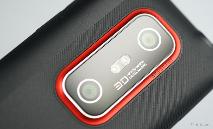 Cấu hình chi tiết HTC EVO 3D: Bằng tần: 2G (GSM 850/900/1800/1900) - 3G (HSDPA 850/900/1700/2100) HĐH: Android 2.3.4 CPU: 1.2 GHz hai nhân, Adreno 220 GPU, chipset Qualcomm MSM8660 Màn hình: cảm ứng điện dung đa điểm 4,3" qHD (540x960), 16 triệu màu, xem 3D không cần kính Camera: 2 camera sau 5 MP, camera trước 1,3 MP. 2 đèn flash LED Quay phim Full HD 1080p (2D) và 720p (3D) RAM: 1GB Bộ nhớ trong: 1GB Thẻ nhớ: microSD tối đa 32GB (tặng kèm thẻ 8GB) Kết nối: Wi-Fi n, DLNA, Bluetooth 3.0, cổng 3,5mm, microUSB 2.0, A-GPS Kích thước: 126 x 65 x 12,1 mm Nặng: 170 g Pin: Li-Ion 1730 mAh