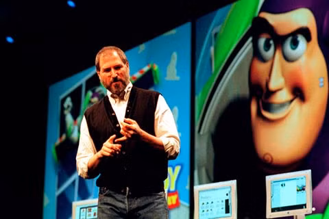 Năm 1986, Jobs mua lại xưởng sản xuất phim hoạt hình Pixar. Năm 1995, bộ phim hoạt hình "Toy Story" trở thành phim bom tấn, mang lại doanh thu 191 triệu USD tại Mỹ và Canada. Khi Pixar IPO tháng 11/1995, Jobs kiếm được hơn 600 triệu USD lợi nhuận từ 80% cổ phần của mình (trị giá 60 triệu USD tại thời điểm mua).