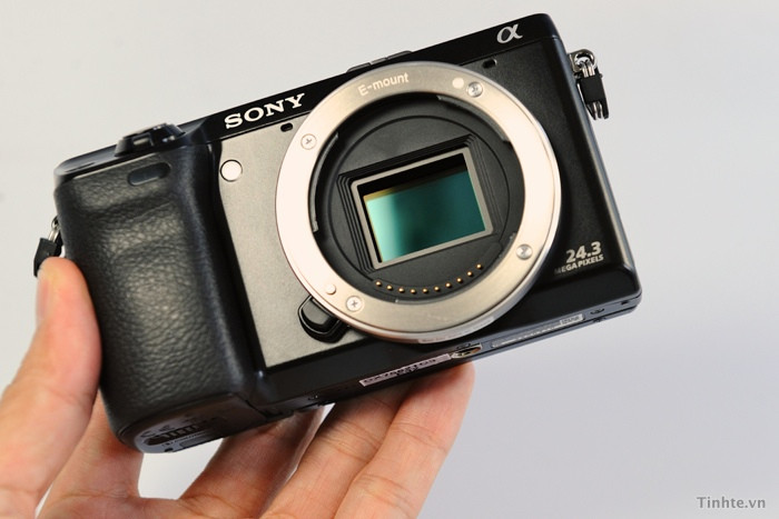 Cảm biến 24.3Mp của NEX giống như cảm biến trên A65 và A77. Cảm biến 24.3Mp của NEX giống như cảm biến trên A65 và A77.