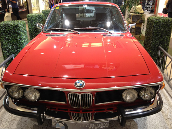 Dù hơi "ăn gian" nhưng hình ảnh của 4S vẫn cho cảm giác thích mắt hơn nhiều. Dù hơi "ăn gian" nhưng hình ảnh của 4S vẫn cho cảm giác thích mắt hơn nhiều.