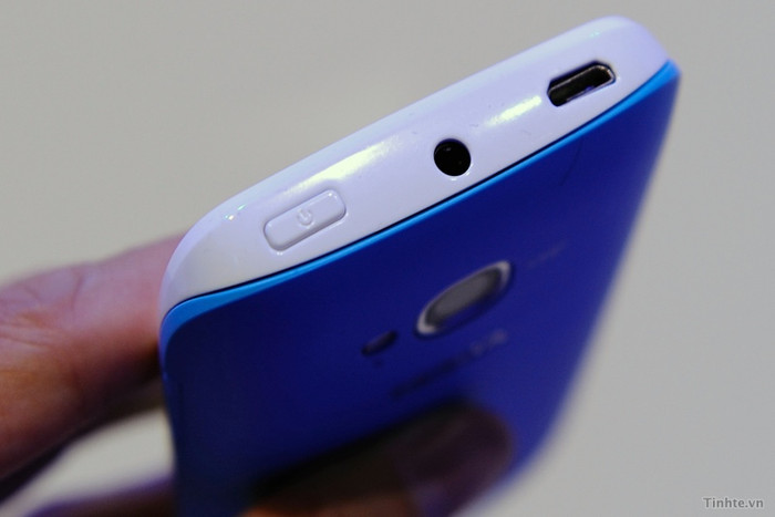 Nokia Music là trình nghe nhạc bên cạnh trình mặc định trên Windows Phone. Nó có chợ bán nhạc, nhạc trong máy... và đặc biệt là RADIO MIX với hàng ngàn bài hát với nhiều thể loại khác nhau mà chúng ta có thể nghe miễn phí và tải về máy. Nokia Music là trình nghe nhạc bên cạnh trình mặc định trên Windows Phone. Nó có chợ bán nhạc, nhạc trong máy... và đặc biệt là RADIO MIX với hàng ngàn bài hát với nhiều thể loại khác nhau mà chúng ta có thể nghe miễn phí và tải về máy.
