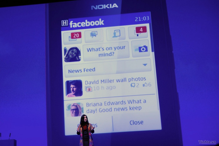 Theo phong cách Touch&Type, Asha vừa có bàn phím QWERTY vừa có màn hình cảm ứng lớn. Theo phong cách Touch&Type, Asha vừa có bàn phím QWERTY vừa có màn hình cảm ứng lớn.