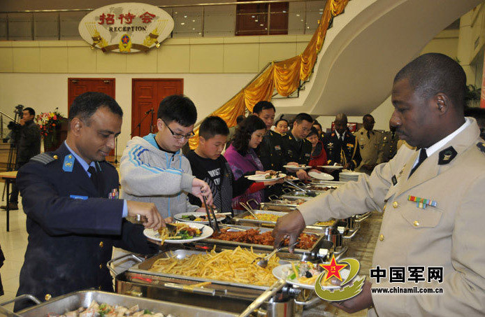 Học viên quân sự nước ngoài đón tết Âm tại Trung Quốc ảnh 9 Học viên quân sự nước ngoài đón tết Âm tại Trung Quốc ảnh 9