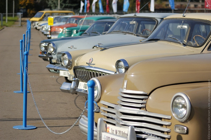 Tháp truyền hình Ostankino và quang cảnh bên dưới, bên trong, xung quanh. Tháp truyền hình Ostankino và quang cảnh bên dưới, bên trong, xung quanh.