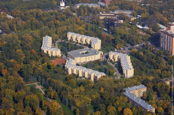 Tháp truyền hình Ostankino và quang cảnh bên dưới, bên trong, xung quanh. Tháp truyền hình Ostankino và quang cảnh bên dưới, bên trong, xung quanh.