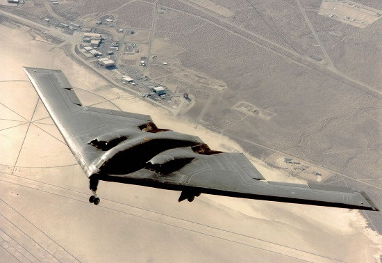 Máy bay ném bom tàng hình B-2 Spirit