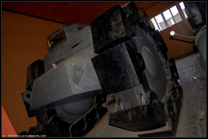 Tại đây có tất cả 300 chiến xa bọc thép do Liên Xô và một số cường quốc vũ khí ở châu Âu từng nghiên cứu, chế tạo Tại đây có tất cả 300 chiến xa bọc thép do Liên Xô và một số cường quốc vũ khí ở châu Âu từng nghiên cứu, chế tạo