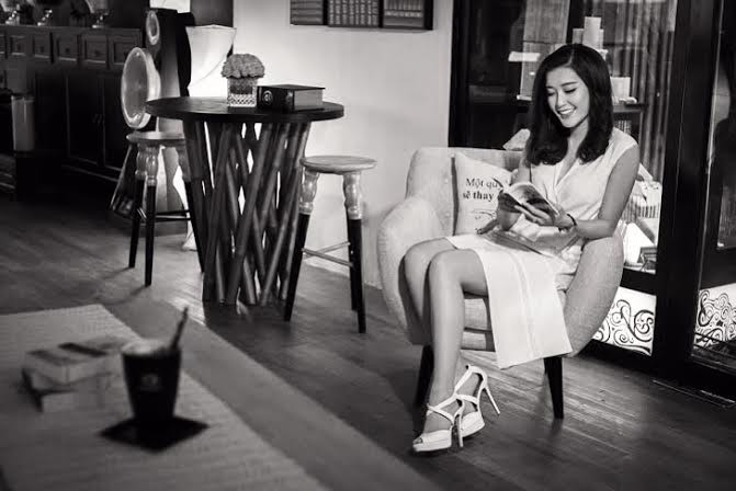 Á hậu Việt Nam 2014 Huyền My gây bất ngờ khi thông báo kế hoạch đi du học tại nước Anh. Á hậu Việt Nam 2014 Huyền My gây bất ngờ khi thông báo kế hoạch đi du học tại nước Anh.