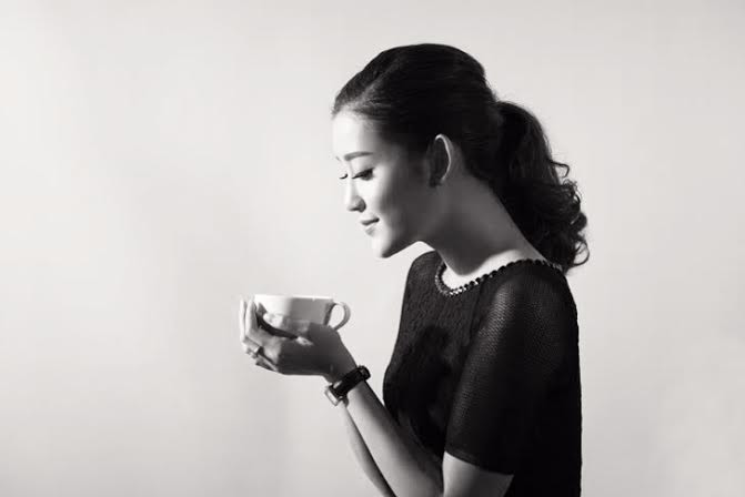 Với Huyền My, ước mơ chỉ viễn vông khi bạn vẽ ra rồi xóa mất. Với Huyền My, ước mơ chỉ viễn vông khi bạn vẽ ra rồi xóa mất.