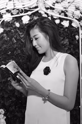 Tú Anh mơ ước trở thành một biên tập viên đài truyền hình.