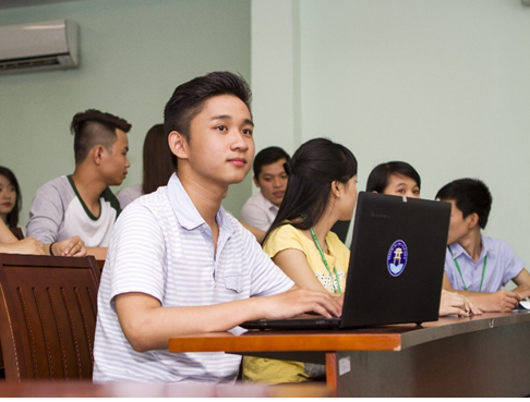 Chọn đúng ngành giúp sinh viên mỗi ngày đến trường là một ngày vui. Chọn đúng ngành giúp sinh viên mỗi ngày đến trường là một ngày vui.