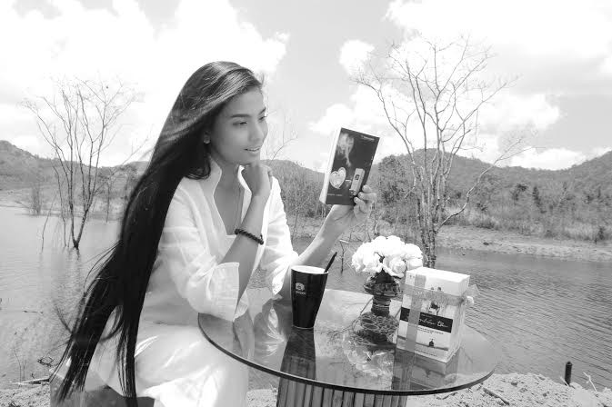 Sách luôn hỗ trợ kiến thức kịp thời và giúp May tự tin hơn rất nhiều trong những cuộc giao lưu với bạn bè quốc tế. Sách luôn hỗ trợ kiến thức kịp thời và giúp May tự tin hơn rất nhiều trong những cuộc giao lưu với bạn bè quốc tế.