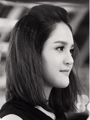 Hoàng Anh nghĩ, chỉ cần các bạn trẻ hãy dành một ít thời gian trong ngày của mình cho việc đọc sách sẽ giúp ích cho bạn rất nhiều khi đối mặt mới những cơ hội, bước ngoặc trong cuộc đời. Hoàng Anh nghĩ, chỉ cần các bạn trẻ hãy dành một ít thời gian trong ngày của mình cho việc đọc sách sẽ giúp ích cho bạn rất nhiều khi đối mặt mới những cơ hội, bước ngoặc trong cuộc đời.