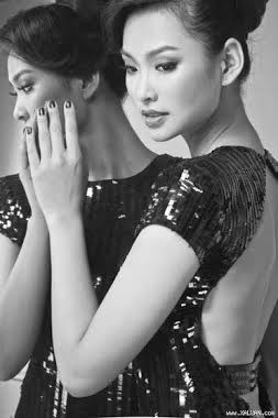 Giải vàng siêu mẫu Việt Nam 2011 Vương Thu Phương. Giải vàng siêu mẫu Việt Nam 2011 Vương Thu Phương.