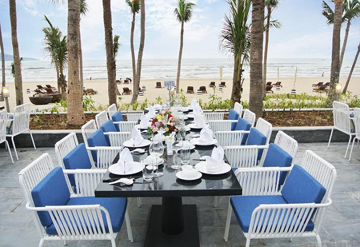 Ở Premier Village Đà Nẵng Resort, bạn sẽ có cơ hội thưởng thức bữa trưa biển với các món hải sản thượng hạng bên bờ đại dương tại Nhà hàng Cá Chuồn Cồ. Ở Premier Village Đà Nẵng Resort, bạn sẽ có cơ hội thưởng thức bữa trưa biển với các món hải sản thượng hạng bên bờ đại dương tại Nhà hàng Cá Chuồn Cồ.