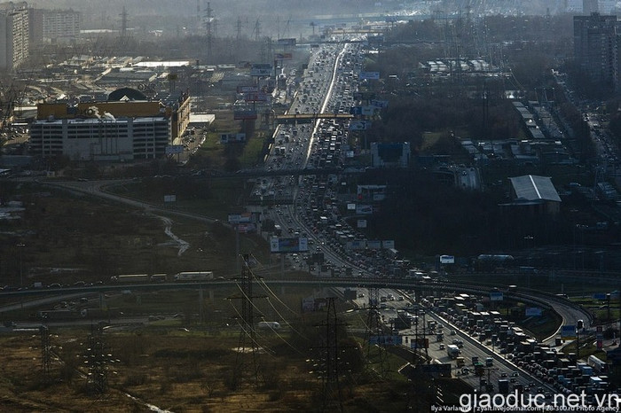 Một tuyến đường vành đai bao quanh khu vực Moscow. Một tuyến đường vành đai bao quanh khu vực Moscow.