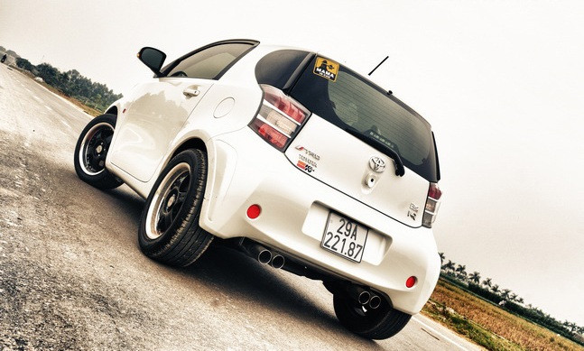 2. Kia Morning Nhằm vào những khách hàng hay di chuyển trong phố, tay lái của Kia Morning 2012 khi chạy ở tốc độ chậm khá nhẹ và chân ga thực sự nhạy. Ngoài ra, với thiết kế nhỏ gọn truyền thống, xe dễ dàng di chuyển trong những con phố đông đúc hay khi đường tắc. Với đối tượng khách hàng muốn một chiếc xe linh hoạt trong phố, Kia Morning 2012 là một lựa chọn đáng để xem xét cùng mức giá cho phiên bản cao cấp nhất là 22.500 USD. 2. Kia Morning Nhằm vào những khách hàng hay di chuyển trong phố, tay lái của Kia Morning 2012 khi chạy ở tốc độ chậm khá nhẹ và chân ga thực sự nhạy. Ngoài ra, với thiết kế nhỏ gọn truyền thống, xe dễ dàng di chuyển trong những con phố đông đúc hay khi đường tắc. Với đối tượng khách hàng muốn một chiếc xe linh hoạt trong phố, Kia Morning 2012 là một lựa chọn đáng để xem xét cùng mức giá cho phiên bản cao cấp nhất là 22.500 USD.