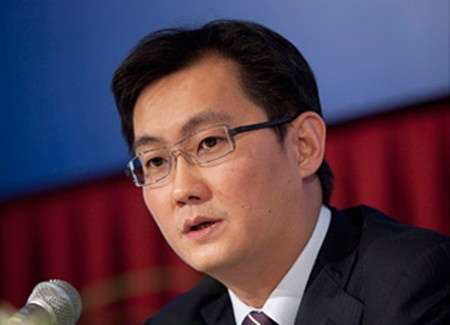 7. Ma Huateng Chức vị: CEO của Tencent. Tuổi: 40 Thành lập năm 1998, Tencent là cộng đồng trực tuyến lớn nhất Trung Quốc với mức doanh thu hàng năm đạt 3,1 tỷ USD. Công cụ nhắn tin tức thời của Tencent đã giúp thay đổi các thức giao tiếp với nhau của người Trung Quốc. Quan điểm kinh doanh của Ma không chỉ tập trung vào bảo đảm chất lượng sản phẩm mà còn phải chú trọng vào khích lệ các kỹ sư 7. Ma Huateng Chức vị: CEO của Tencent. Tuổi: 40 Thành lập năm 1998, Tencent là cộng đồng trực tuyến lớn nhất Trung Quốc với mức doanh thu hàng năm đạt 3,1 tỷ USD. Công cụ nhắn tin tức thời của Tencent đã giúp thay đổi các thức giao tiếp với nhau của người Trung Quốc. Quan điểm kinh doanh của Ma không chỉ tập trung vào bảo đảm chất lượng sản phẩm mà còn phải chú trọng vào khích lệ các kỹ sư