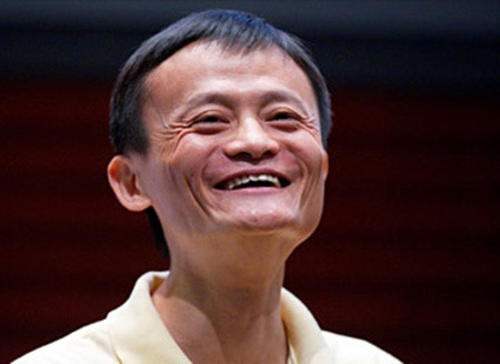 5. Jack Ma Chức vị: Chủ tịch kiêm CEO của Alibaba Group. Tuổi: 47 Sau 12 năm dìu dắt công ty, nhà lãnh đạo Jack Ma của tập đoàn Alibaba đã trở thành một trong những doanh nhân được nể trọng nhất trên thế giới. Với thị trường trực tuyến, Ma đã tạo nên cuộc cách mạng và thay đổi thói quen tiêu dùng của người Trung Quốc. Hiện Ma đang có ý định thâu tóm Yahoo 5. Jack Ma Chức vị: Chủ tịch kiêm CEO của Alibaba Group. Tuổi: 47 Sau 12 năm dìu dắt công ty, nhà lãnh đạo Jack Ma của tập đoàn Alibaba đã trở thành một trong những doanh nhân được nể trọng nhất trên thế giới. Với thị trường trực tuyến, Ma đã tạo nên cuộc cách mạng và thay đổi thói quen tiêu dùng của người Trung Quốc. Hiện Ma đang có ý định thâu tóm Yahoo