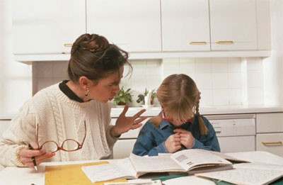 Xin lỗi con, mẹ thật ích kỷ. Mẹ quên rằng: nhân vô thập toàn, sống ở đời không có ai không mắc sai lầm. (Ảnh minh họa) Xin lỗi con, mẹ thật ích kỷ. Mẹ quên rằng: nhân vô thập toàn, sống ở đời không có ai không mắc sai lầm. (Ảnh minh họa)