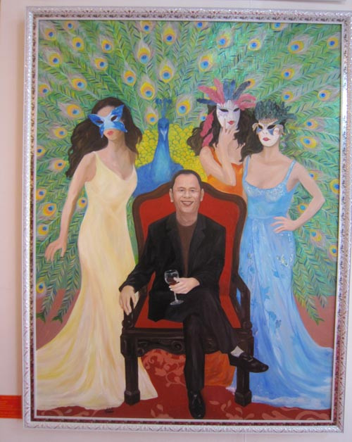 Tại cuộc triển lãm lần này, 12 nghệ sĩ tham gia triển lãm với 12 thái độ, 12 cách tiếp cận cũng như bút pháp khác nhau. Nhưng họ có chung một cách làm: đưa cuộc sống của những người giàu có vào tranh, qua đó làm bật ra nhiều câu hỏi thú vị liên quan đến chính nền nghệ thuật đang trong cơn khủng hoảng... Tại cuộc triển lãm lần này, 12 nghệ sĩ tham gia triển lãm với 12 thái độ, 12 cách tiếp cận cũng như bút pháp khác nhau. Nhưng họ có chung một cách làm: đưa cuộc sống của những người giàu có vào tranh, qua đó làm bật ra nhiều câu hỏi thú vị liên quan đến chính nền nghệ thuật đang trong cơn khủng hoảng...