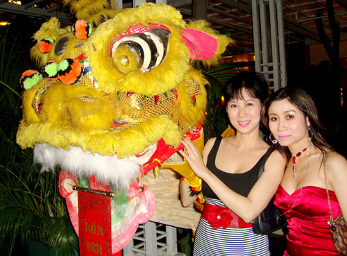 Diễm Hương và bạn thân - nghệ sĩ Uyên Thảo