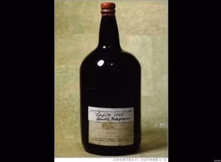 2. 1865 Chateau Lafite Chai rượu vang tuổi thọ 150 năm được bán với giá 111.625 USD. Một nhà sưu tập cá nhân ở châu Âu đã mua qua điện thoại và đưa món đồ đắt đỏ này về Florida trưng bày. Nếu chia nhỏ thành từng chai loại 750ml, chúng sẽ có giá 27.000 USD. Thực khách yêu rượu sẽ phải đầu tư khoảng 4.650 USD cho việc nhâm nhi một ly loại này. Chai rượu tuổi thọ 150 năm được bán với giá 111.625 USD. Một nhà sưu tập cá nhân ở châu Âu đã mua qua điện thoại và đưa món đồ đắt đỏ này về Florida trưng bày. Nếu chia nhỏ thành từng chai loại 750ml, chúng sẽ có giá 27.000 USD. Thực khách yêu rượu sẽ phải đầu tư khoảng 4.650 USD cho việc nhâm nhi một ly loại này.