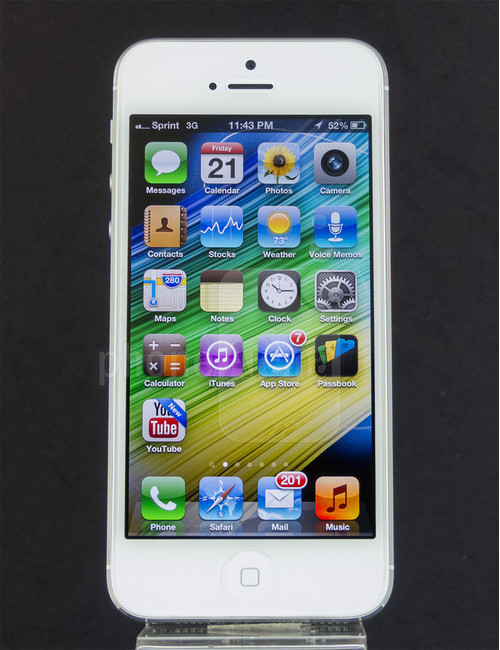 Iphone 5 mang kiểu dáng thời trang an toàn với ốp lưng phủ nhôm bóng, kết hợp với độ mỏng và dài của nó tạo nên sự bóng bẩy hoàn hảo của chiếc smartphone hàng đầu thế giới. Iphone 5 mang kiểu dáng thời trang an toàn với ốp lưng phủ nhôm bóng, kết hợp với độ mỏng và dài của nó tạo nên sự bóng bẩy hoàn hảo của chiếc smartphone hàng đầu thế giới.