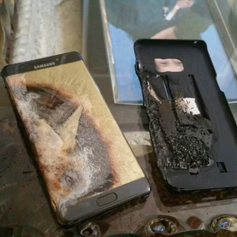 Sự cố lỗi pin có thể khiến Samsung Galaxy Note7 bị cháy nổ trong quá trình sử dụng hoặc sạc pin.