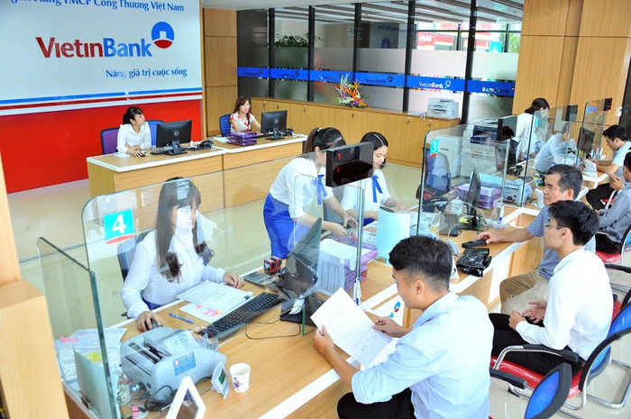 46.000 phần quà được tặng cho khách hàng gửi tiết kiệm có kỳ hạn. 46.000 phần quà được tặng cho khách hàng gửi tiết kiệm có kỳ hạn.